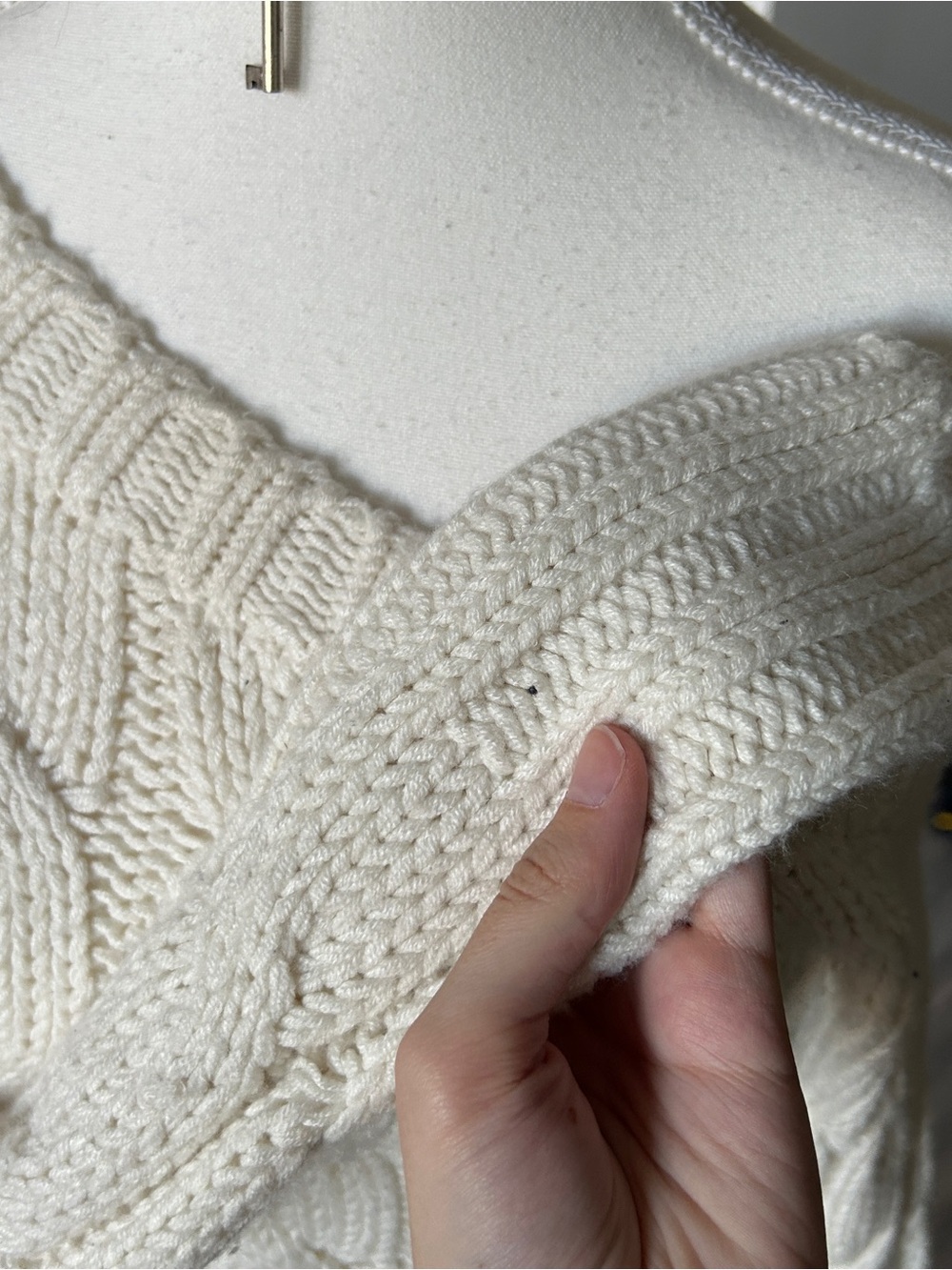 Y2K Coquette “Parasuco” Off White Chunky Cable Knit Off The Shoulder Sweater - Picture 4 of 5